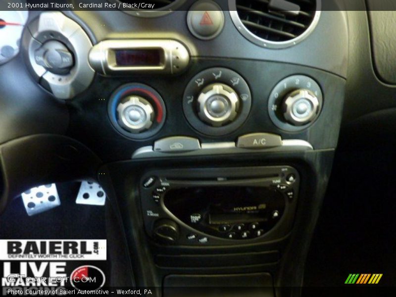 Cardinal Red / Black/Gray 2001 Hyundai Tiburon