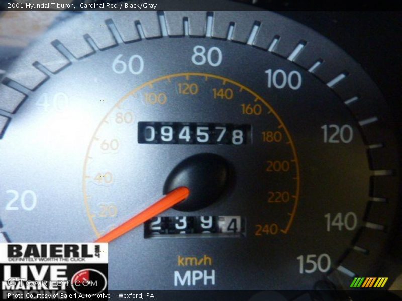 Cardinal Red / Black/Gray 2001 Hyundai Tiburon