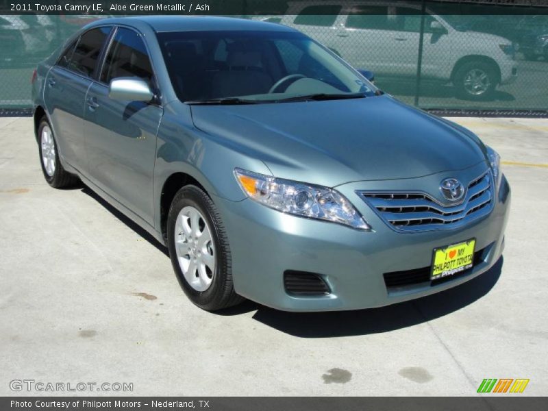 Front 3/4 View of 2011 Camry LE