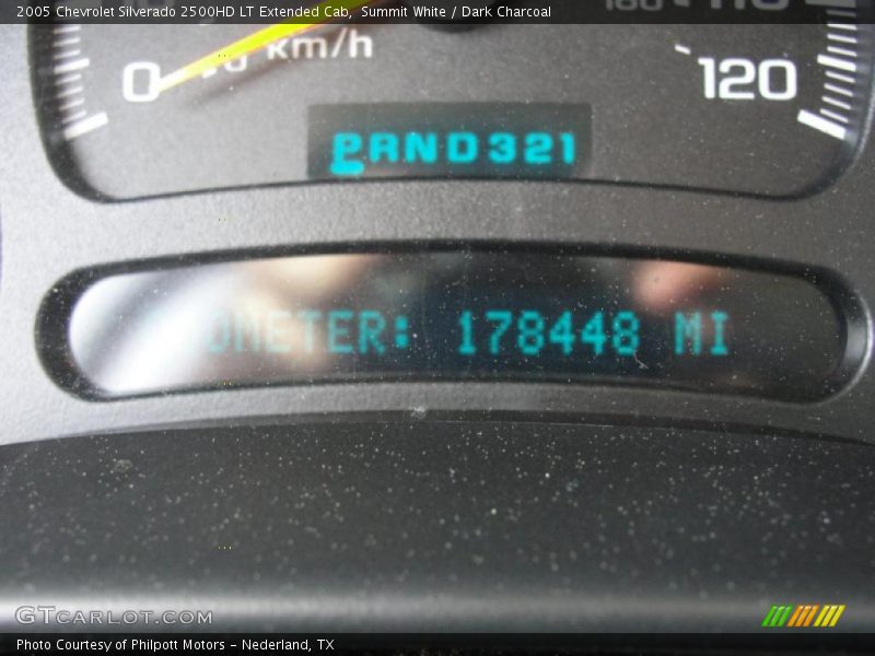Summit White / Dark Charcoal 2005 Chevrolet Silverado 2500HD LT Extended Cab