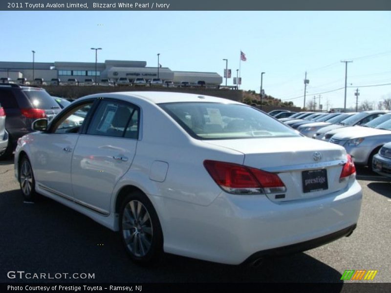 Blizzard White Pearl / Ivory 2011 Toyota Avalon Limited