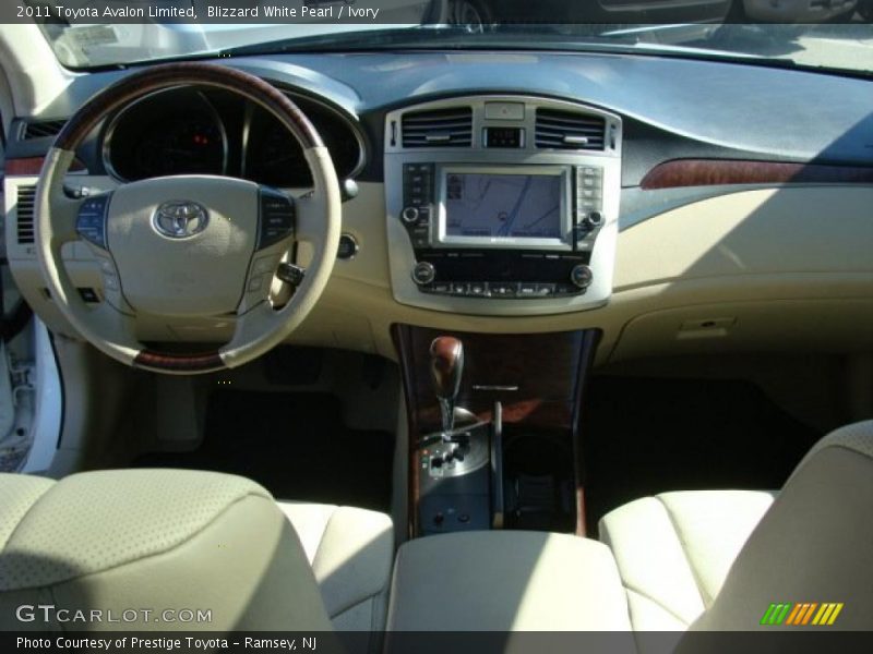 Blizzard White Pearl / Ivory 2011 Toyota Avalon Limited