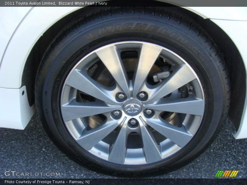 Blizzard White Pearl / Ivory 2011 Toyota Avalon Limited