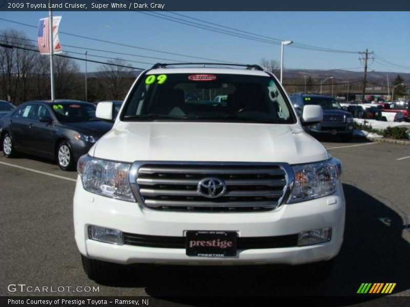 Super White / Dark Gray 2009 Toyota Land Cruiser