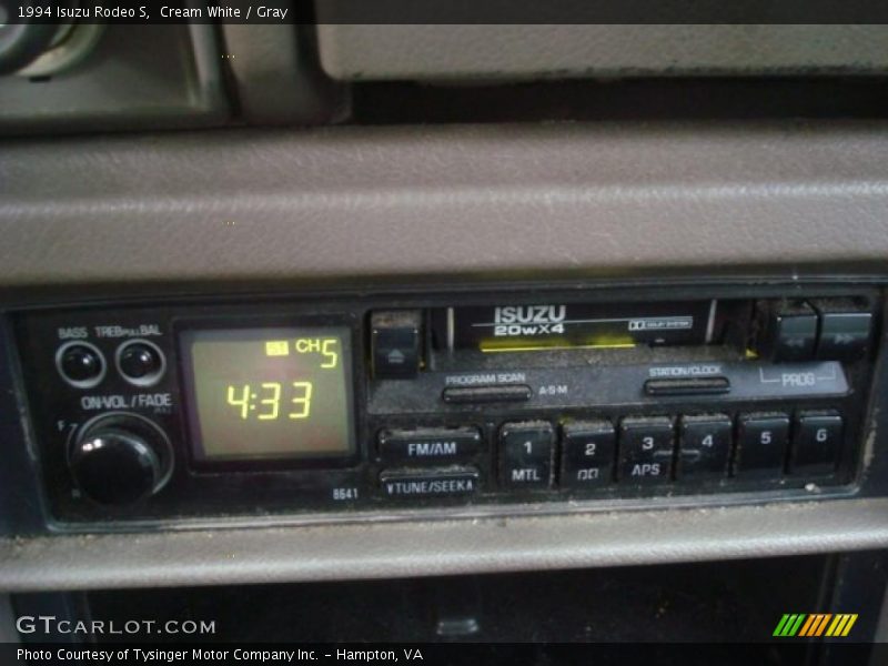 Cream White / Gray 1994 Isuzu Rodeo S