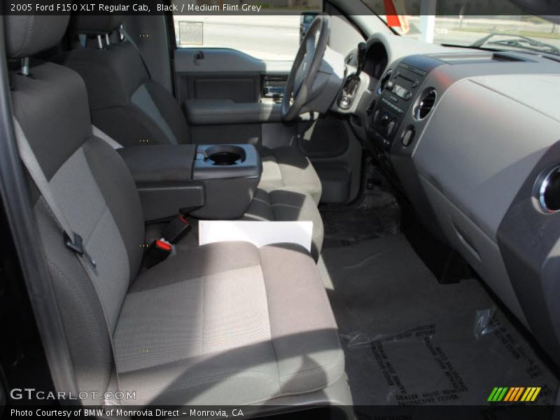 Black / Medium Flint Grey 2005 Ford F150 XLT Regular Cab