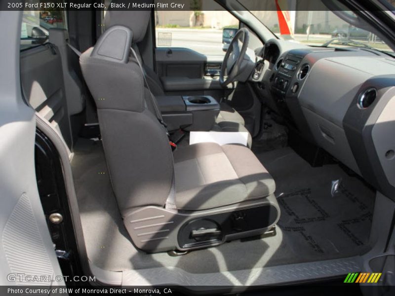 Black / Medium Flint Grey 2005 Ford F150 XLT Regular Cab