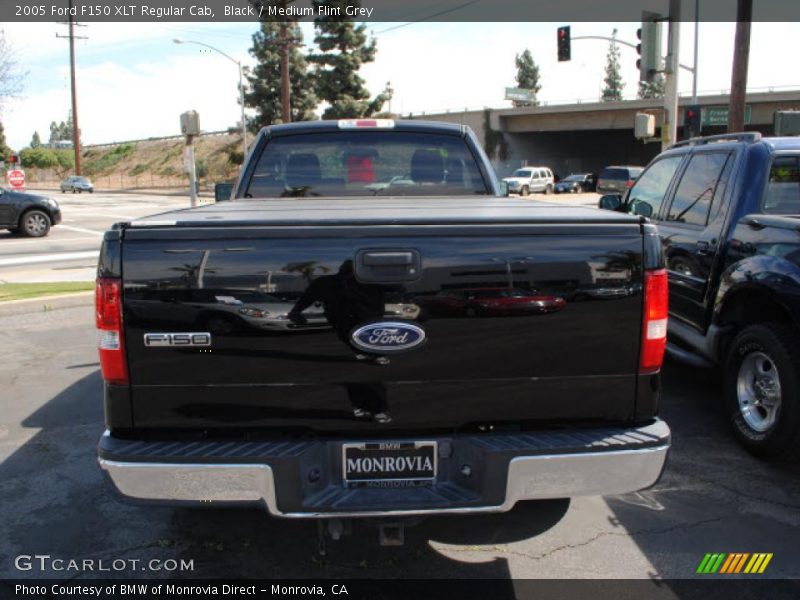 Black / Medium Flint Grey 2005 Ford F150 XLT Regular Cab