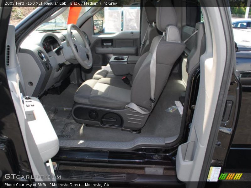 Black / Medium Flint Grey 2005 Ford F150 XLT Regular Cab