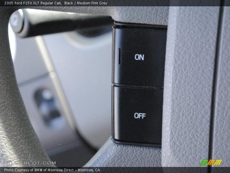 Black / Medium Flint Grey 2005 Ford F150 XLT Regular Cab