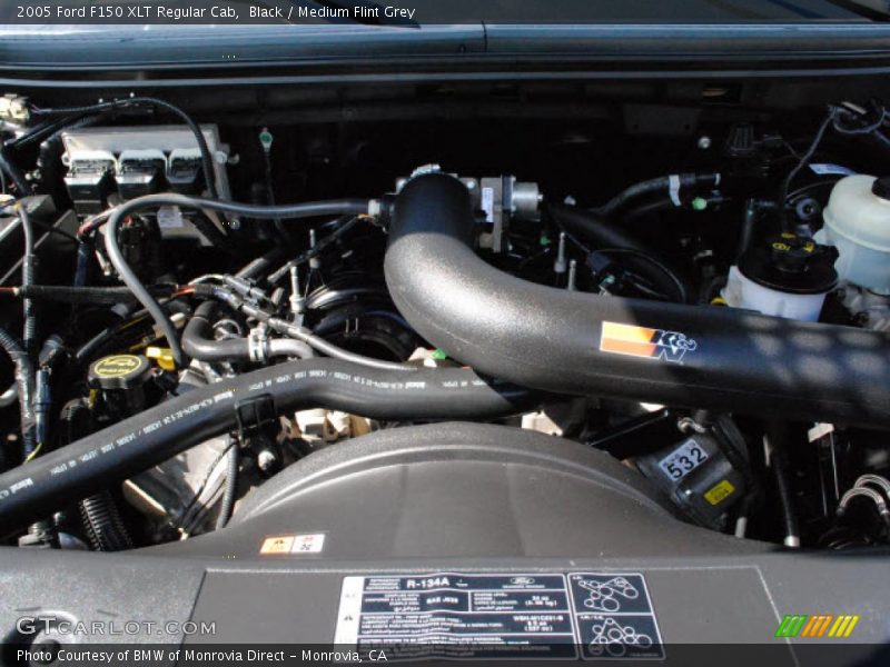 Black / Medium Flint Grey 2005 Ford F150 XLT Regular Cab