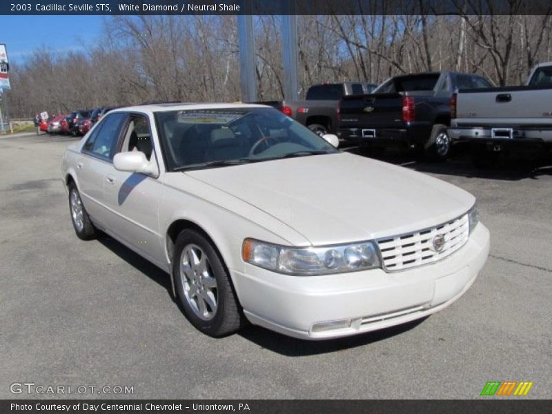 Front 3/4 View of 2003 Seville STS