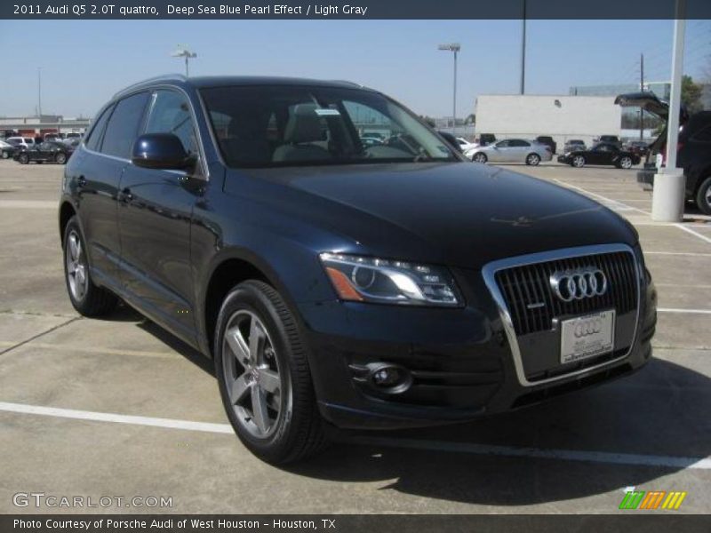 Front 3/4 View of 2011 Q5 2.0T quattro