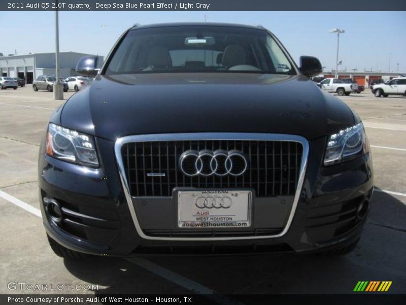 Deep Sea Blue Pearl Effect / Light Gray 2011 Audi Q5 2.0T quattro