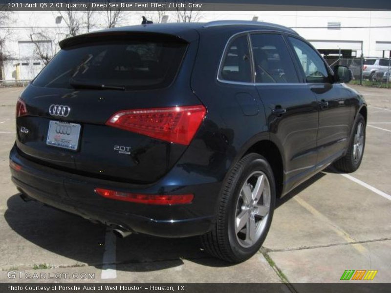 Deep Sea Blue Pearl Effect / Light Gray 2011 Audi Q5 2.0T quattro