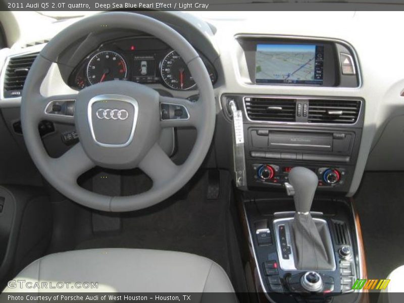 Dashboard of 2011 Q5 2.0T quattro