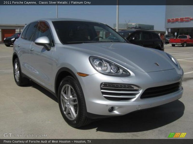 Front 3/4 View of 2011 Cayenne 