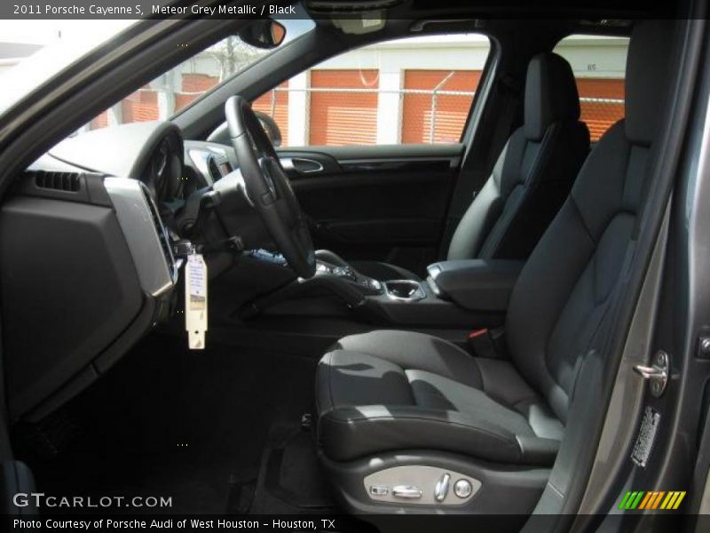 Meteor Grey Metallic / Black 2011 Porsche Cayenne S