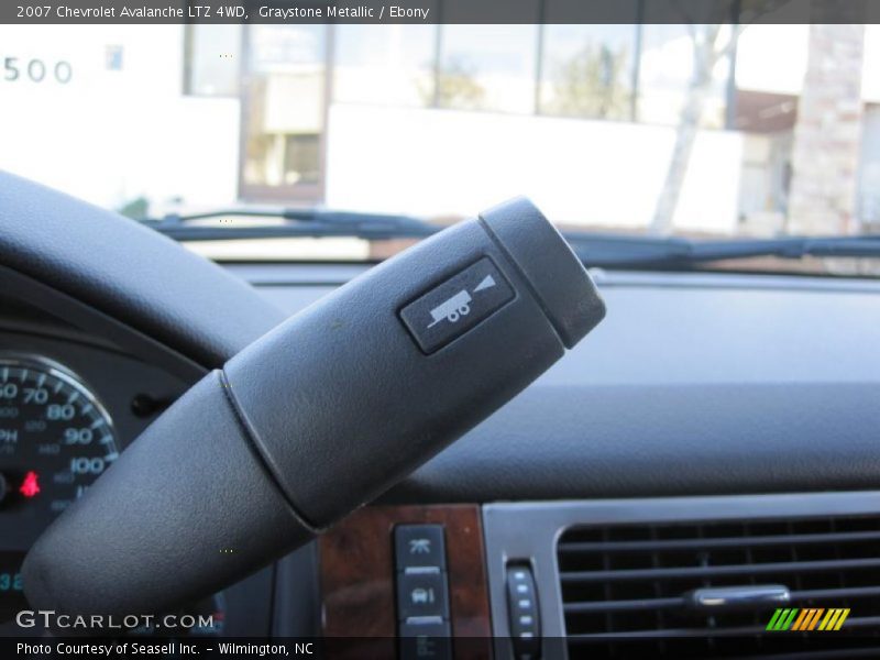 Graystone Metallic / Ebony 2007 Chevrolet Avalanche LTZ 4WD