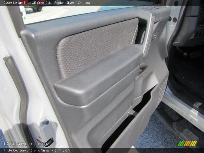Radiant Silver / Charcoal 2009 Nissan Titan XE Crew Cab