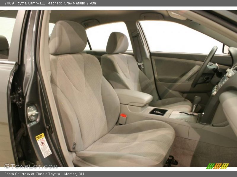 Magnetic Gray Metallic / Ash 2009 Toyota Camry LE