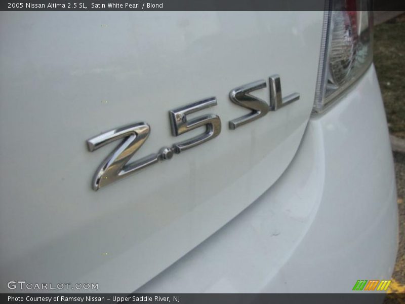 Satin White Pearl / Blond 2005 Nissan Altima 2.5 SL