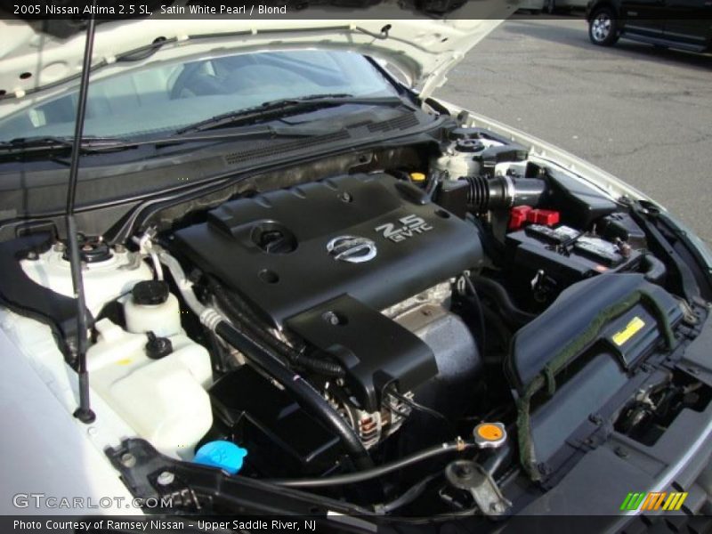 Satin White Pearl / Blond 2005 Nissan Altima 2.5 SL