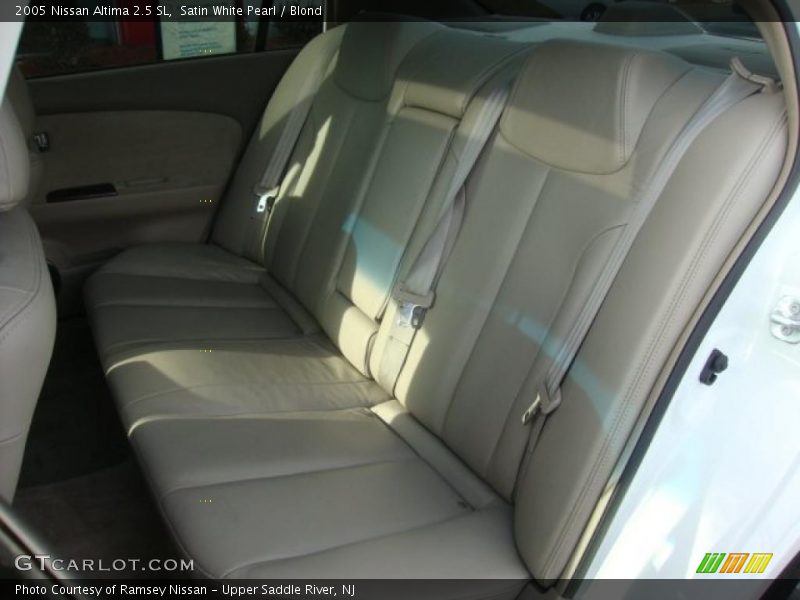 Satin White Pearl / Blond 2005 Nissan Altima 2.5 SL