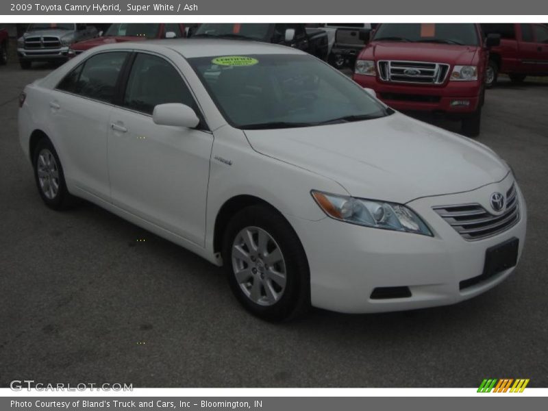 Super White / Ash 2009 Toyota Camry Hybrid