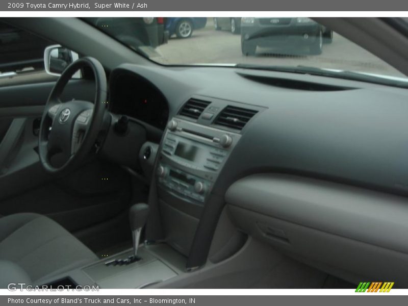 Super White / Ash 2009 Toyota Camry Hybrid