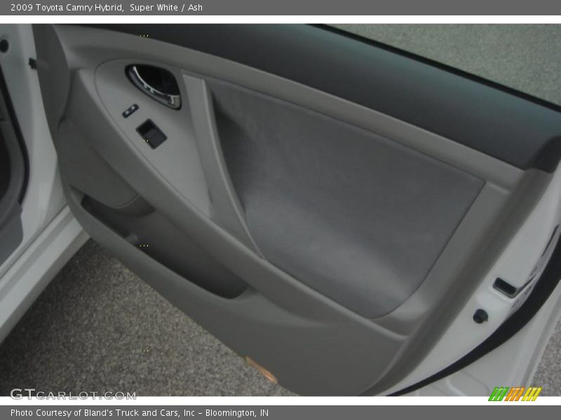Super White / Ash 2009 Toyota Camry Hybrid