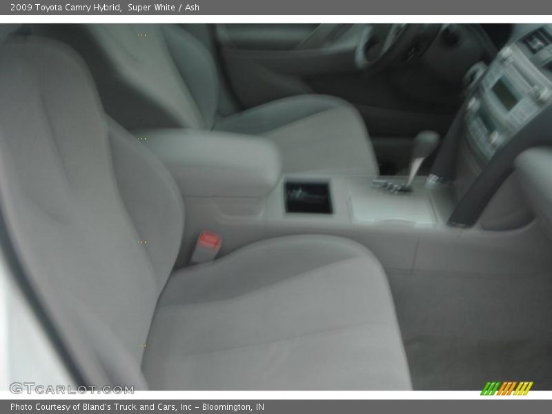 Super White / Ash 2009 Toyota Camry Hybrid