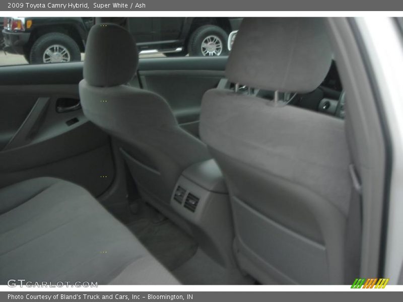 Super White / Ash 2009 Toyota Camry Hybrid