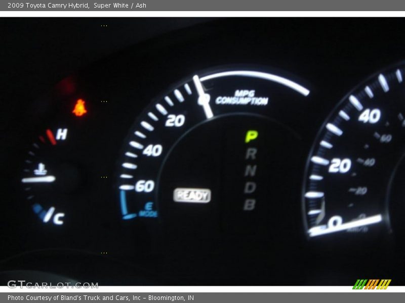Super White / Ash 2009 Toyota Camry Hybrid