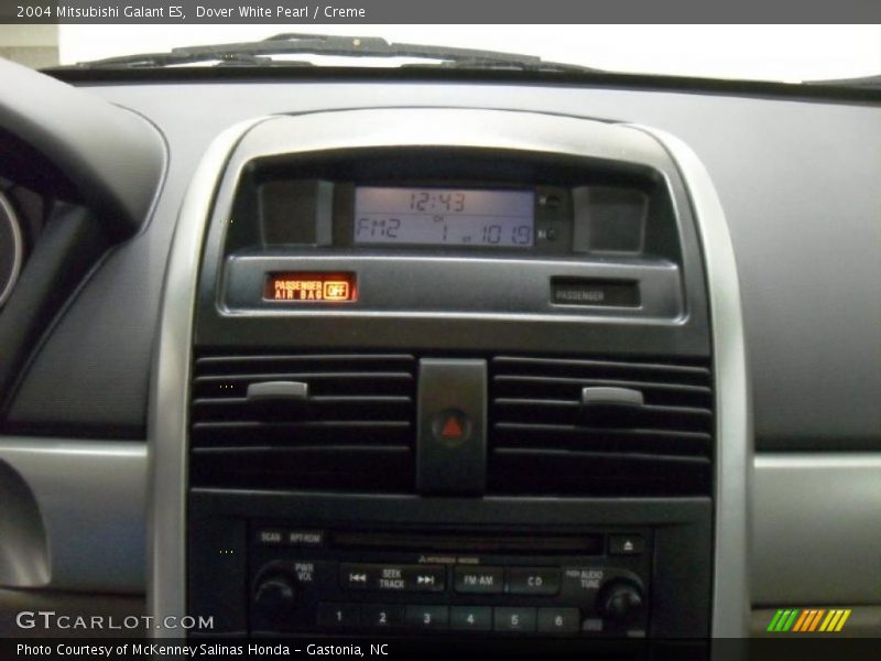 Dover White Pearl / Creme 2004 Mitsubishi Galant ES