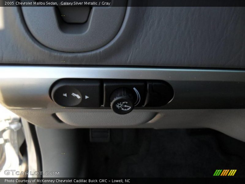 Galaxy Silver Metallic / Gray 2005 Chevrolet Malibu Sedan