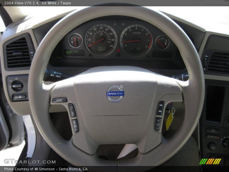  2004 V70 2.4 Steering Wheel