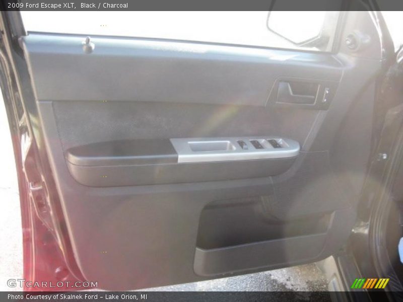 Black / Charcoal 2009 Ford Escape XLT