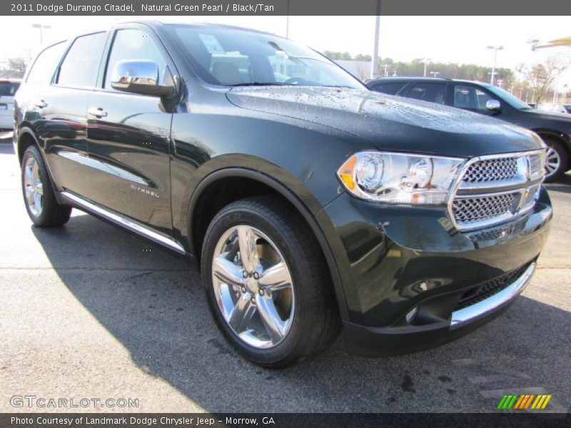 Front 3/4 View of 2011 Durango Citadel