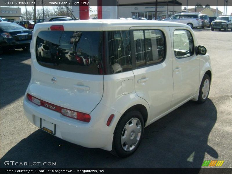 White Pearl / Light Gray 2011 Nissan Cube 1.8 S