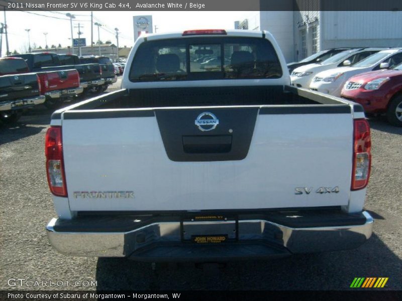 Avalanche White / Beige 2011 Nissan Frontier SV V6 King Cab 4x4