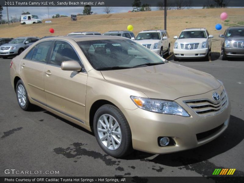 Front 3/4 View of 2011 Camry XLE V6