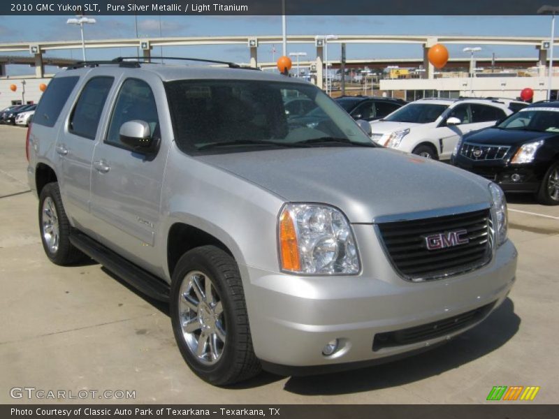 Pure Silver Metallic / Light Titanium 2010 GMC Yukon SLT