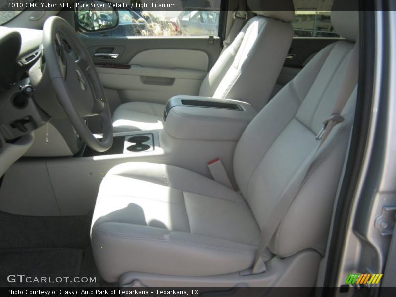 Pure Silver Metallic / Light Titanium 2010 GMC Yukon SLT