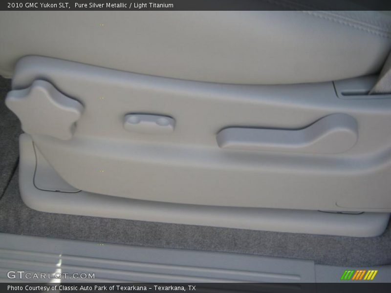 Pure Silver Metallic / Light Titanium 2010 GMC Yukon SLT