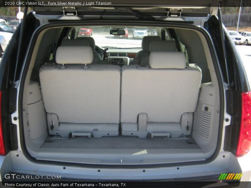 Pure Silver Metallic / Light Titanium 2010 GMC Yukon SLT