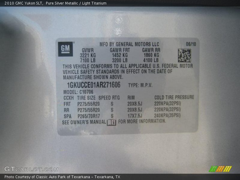 Pure Silver Metallic / Light Titanium 2010 GMC Yukon SLT