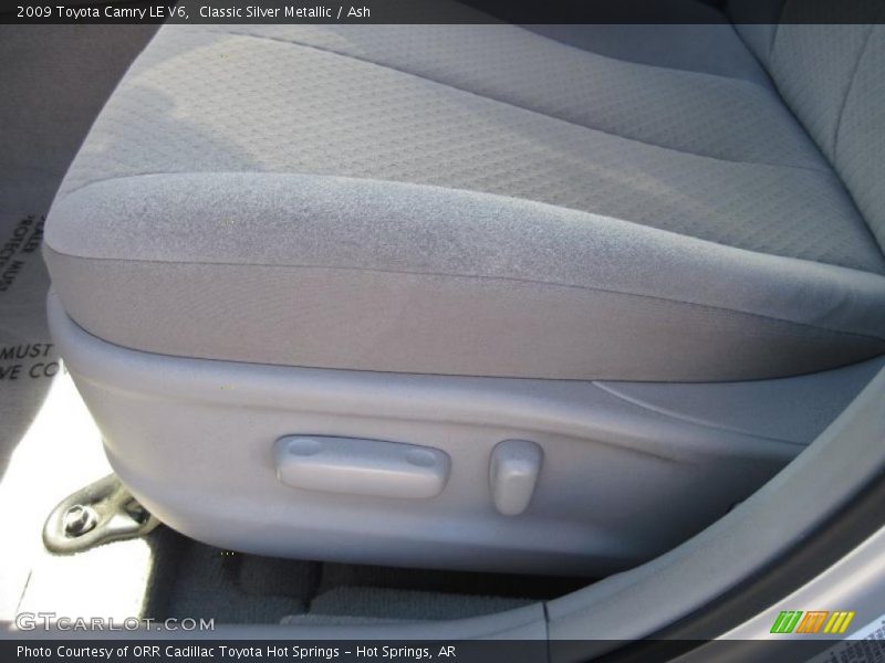 Classic Silver Metallic / Ash 2009 Toyota Camry LE V6