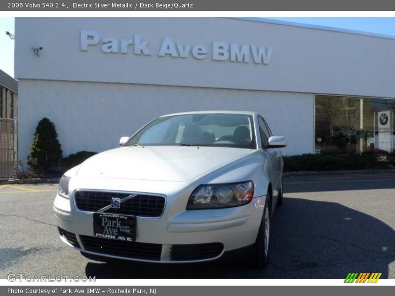 Electric Silver Metallic / Dark Beige/Quartz 2006 Volvo S40 2.4i