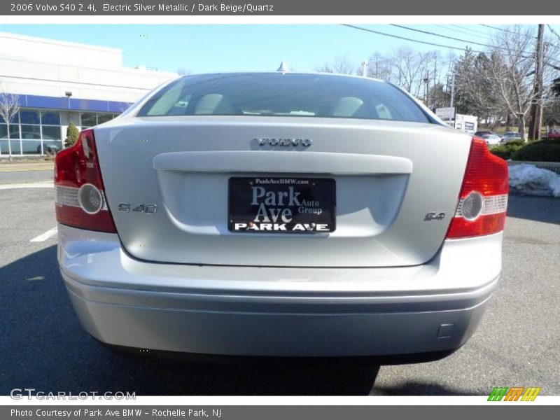 Electric Silver Metallic / Dark Beige/Quartz 2006 Volvo S40 2.4i